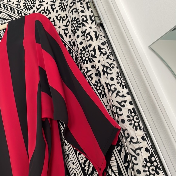 IRRESISTIBLE II DEEP RED AND BLACK WIDE STRIPE BLOUSON SOFT FLOWING DRESS - Picture 3 of 7